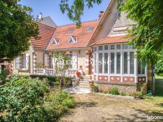 Maison 17 pièces 493 m²
