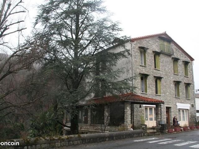 Maison 17 pièces 400 m²