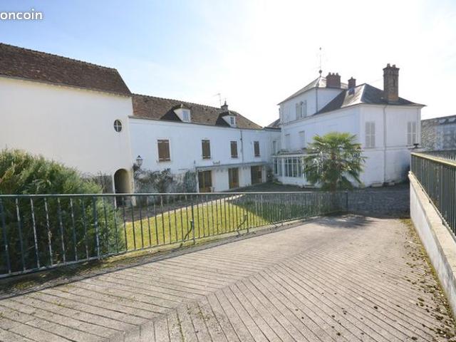 Maison 17 pièces 400 m²