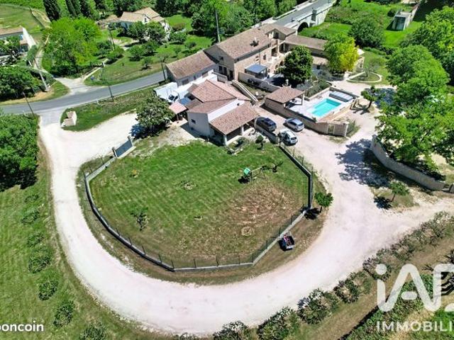 Maison 17 pièces 435 m²