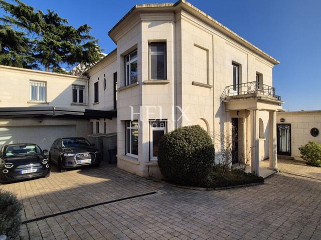 Maison 17 pièces 565 m²