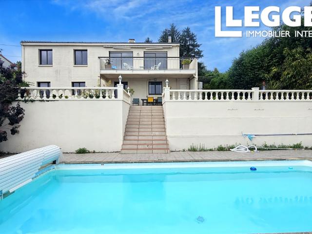 Maison 184 m² avec sous sol aménagé, DPE C, piscine, jardin et vues exceptionnelles à Rives de l’Yon