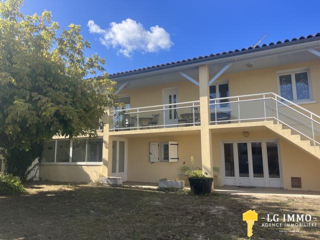 Maison 189 m2, 4 ch, 2 garages, terrain 1493 m2, vue estuaire
