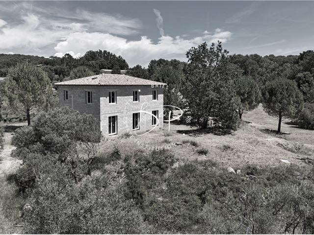 Maison 4 pièces 200 m²