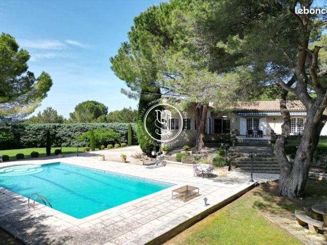 Maison 180 m² Eygalières