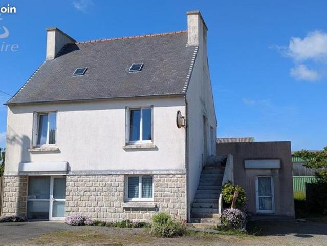 Maison 181 m² ST DERRIEN