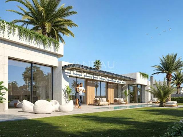 Maison contemporaine avec piscine et jardin