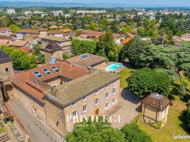 Maison 18 pièces 1200 m²
