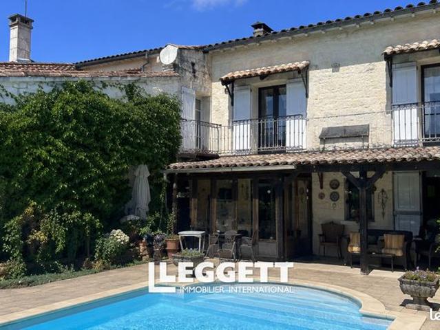 Maison 18 pièces 273 m²