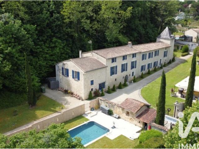 Maison 18 pièces 370 m²
