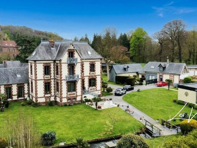 Maison 18 pièces 450 m²