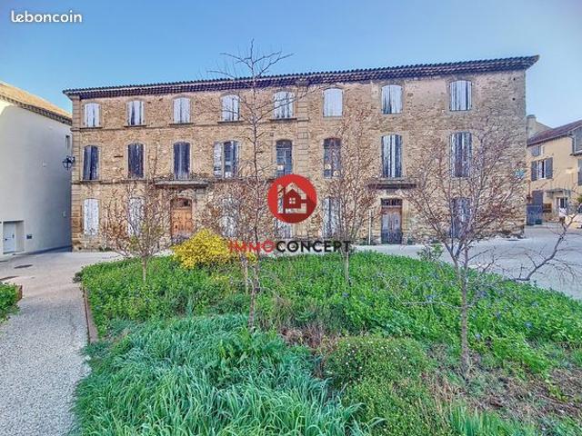 Maison 18 pièces 450 m²