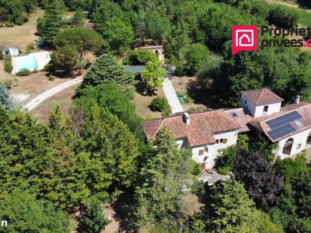 Maison 18 pièces 420 m²