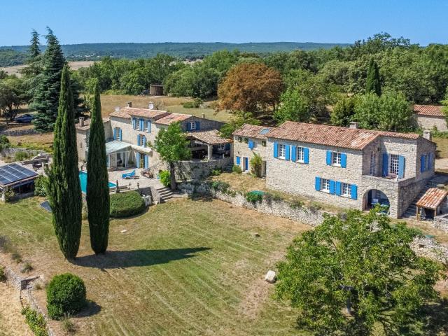 Maison 18 pièces 430 m²