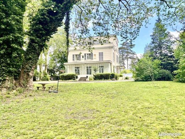 Maison 18 pièces 560 m²