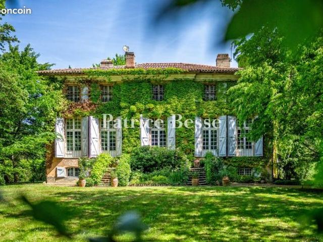 Maison 18 pièces 567 m²