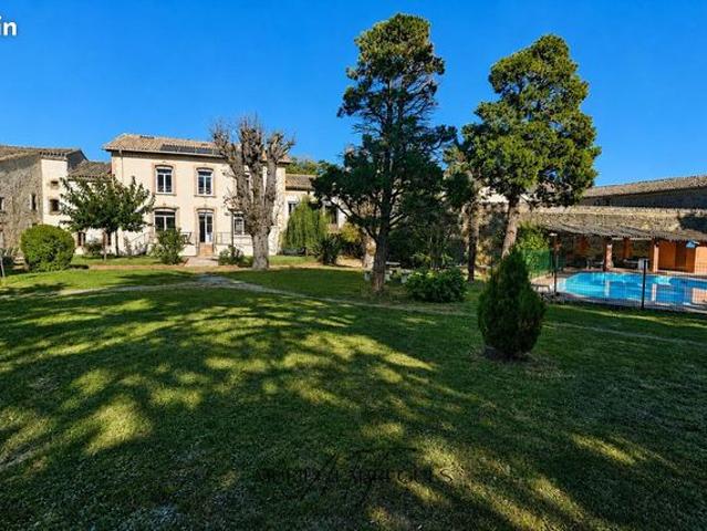 Maison 18 pièces 530 m²