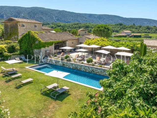 Maison 18 pièces 620 m²