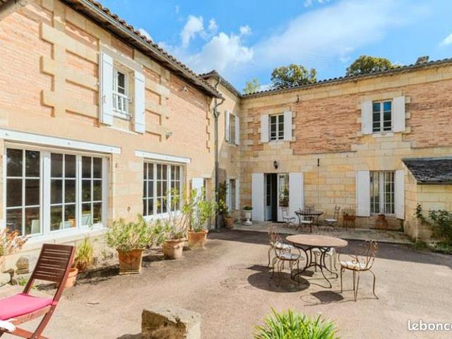 Maison 18 pièces 621 m²