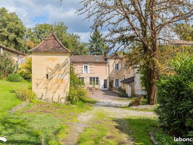 Maison 18 pièces 621 m²
