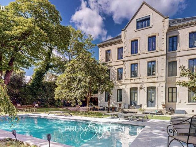 Maison 18 pièces 750 m²