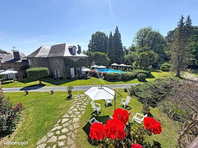Maison 18 pièces 900 m²