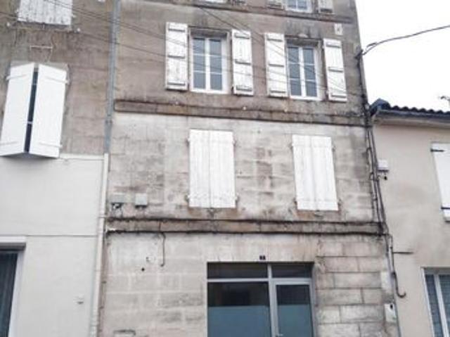 Maison 194 m² Hiersac