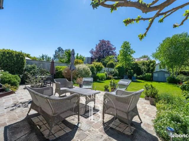 Maison 7 pièces 197 m²