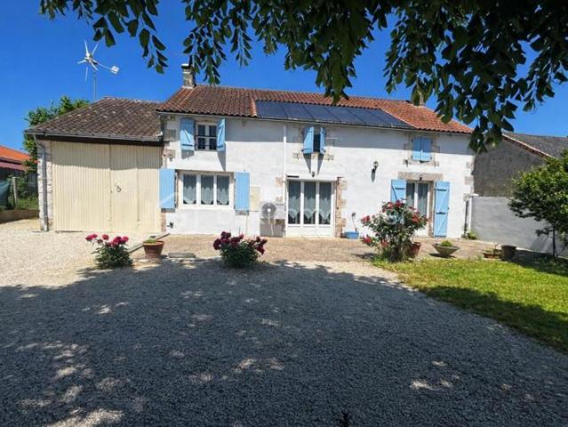 Maison 190M², jardin 1455M² Idéale grande famille 5KM RUFFEC