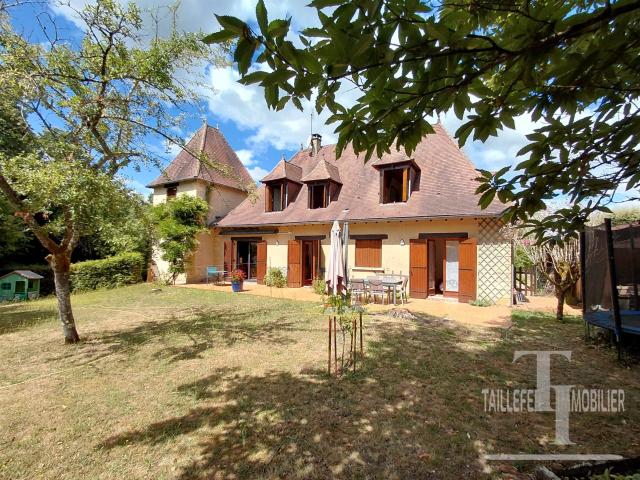 Maison 193 m², 9 pièces, 6 ch à Boulazac 193m² Boulazac Isle Manoire