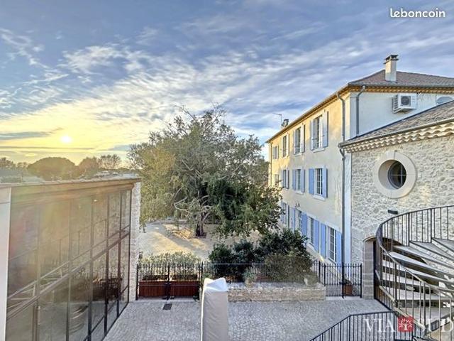 Maison 19 pièces 1180 m²