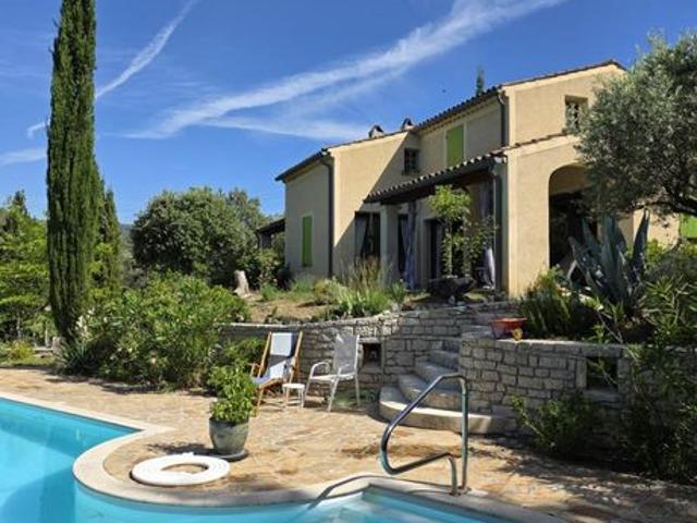 Maison 19 pièces 220 m²