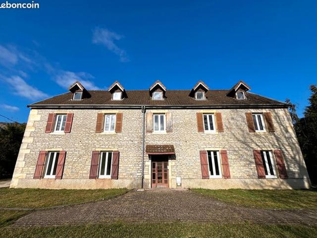 Maison 19 pièces 443 m²
