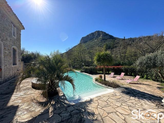 Maison 19 pièces 550 m²