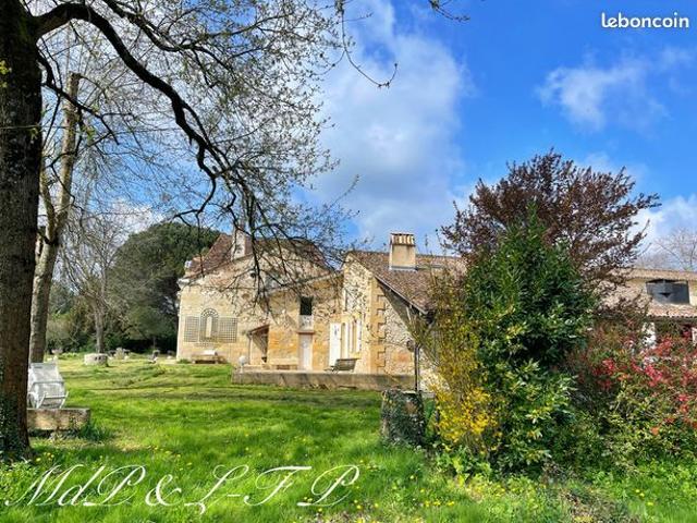 Maison 19 pièces 700 m²