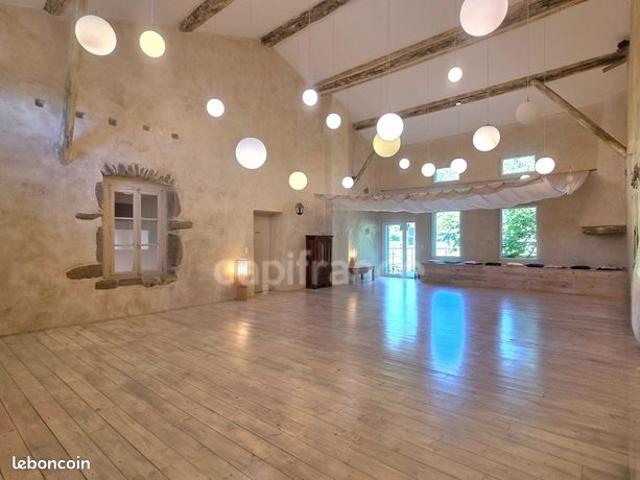Maison 19 pièces 870 m²