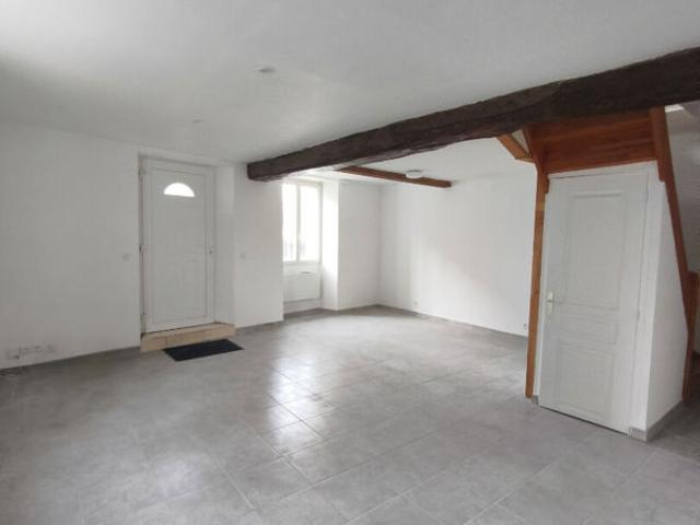 Maison 1 chambre Bourg l'Evêque