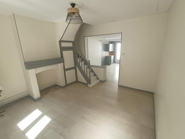 Maison 1 chambre, 1 bureau avec cour Amiens