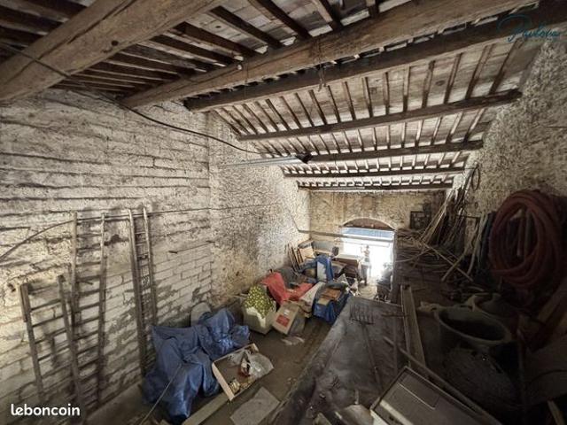 Maison 1 pièce 111 m²