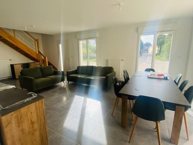 Maison 1 pièce, 120 m² à louer à Saran 45770
