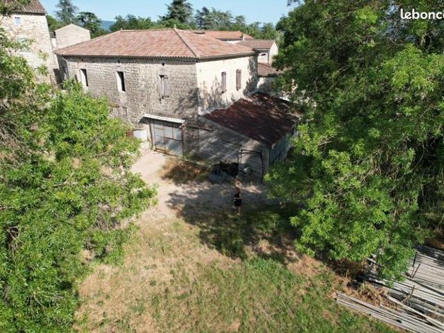 Maison 1 pièce 140 m²