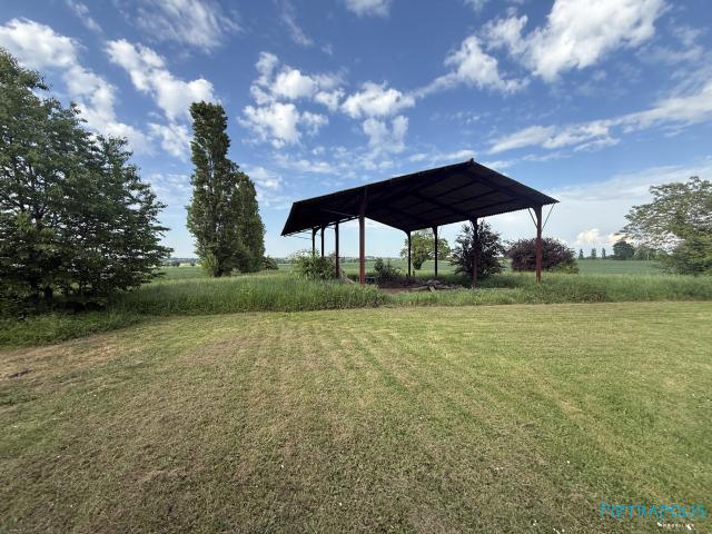 Maison 1 pièce 150 m²