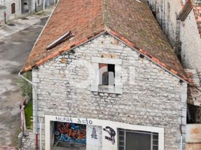 Maison 1 pièce 232 m²