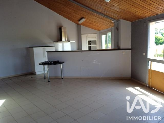 Maison 1 pièce 240 m²