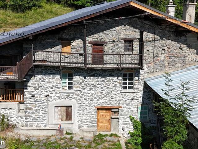 Maison 1 pièce 250 m²