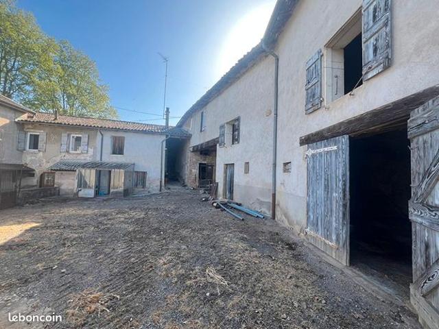 Maison 1 pièce 250 m²
