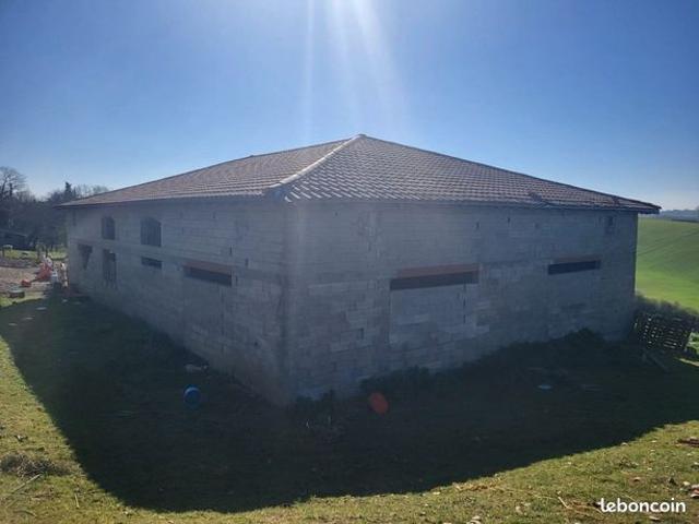 Maison 1 pièce 300 m²