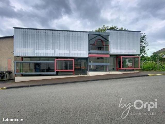 Maison 1 pièce 300 m²