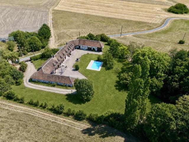 Maison 1 pièce 303 m²