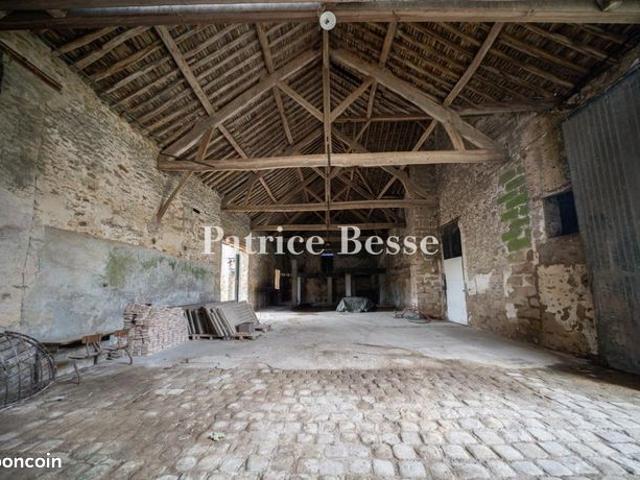 Maison 1 pièce 303 m²